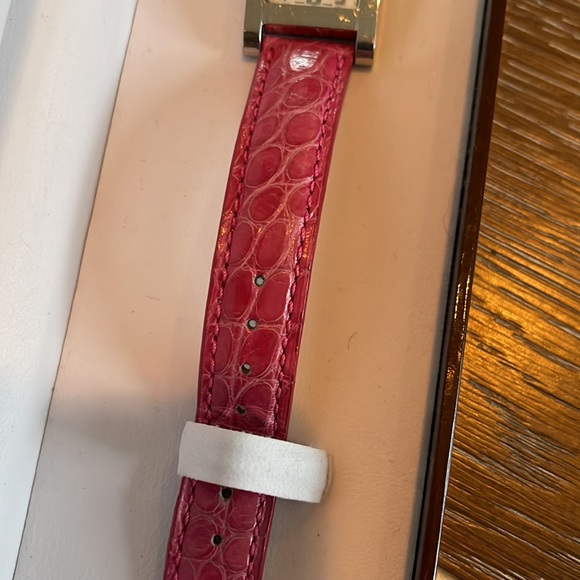 Pink leather COACH watch - Picture 4 of 7